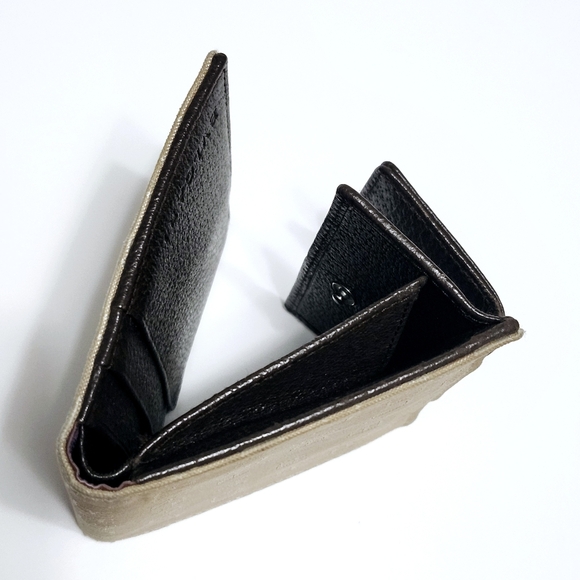 BVLGARI Logomania Bifold Wallet Authentic - Picture 13 of 16